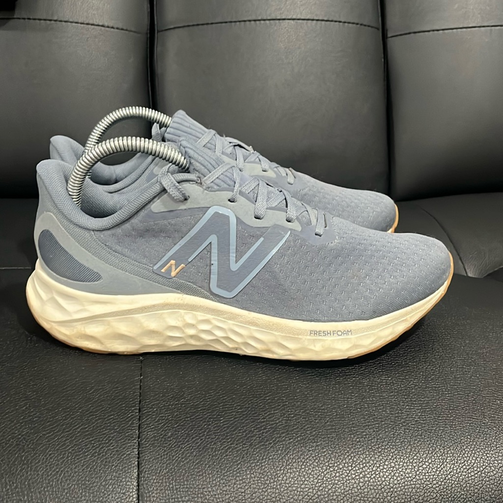 New Balance Women's Fresh Foam Arishi V4 Running Shoe Size 9.5